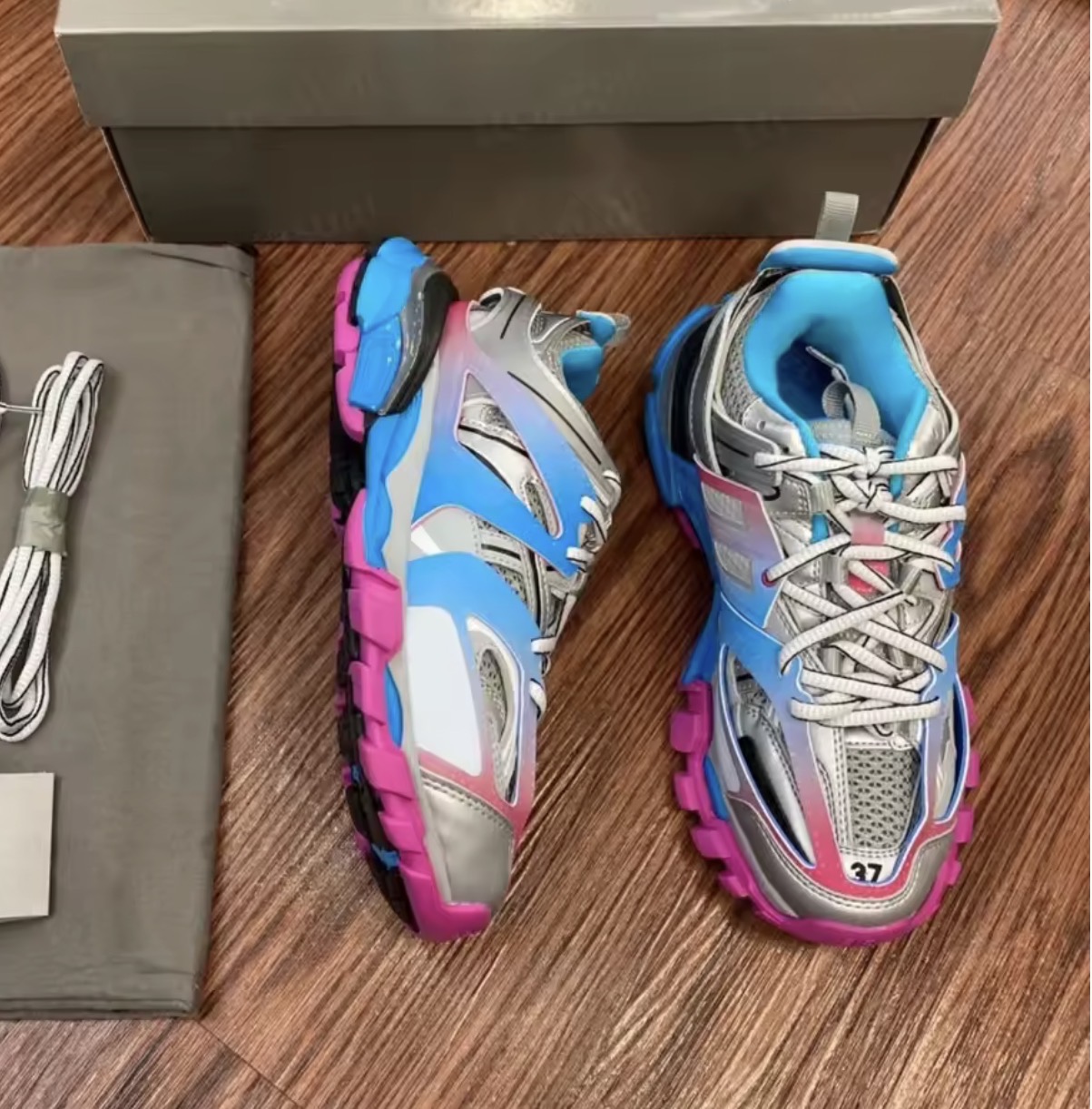 Designer casual sneakers Urban street shoes b2